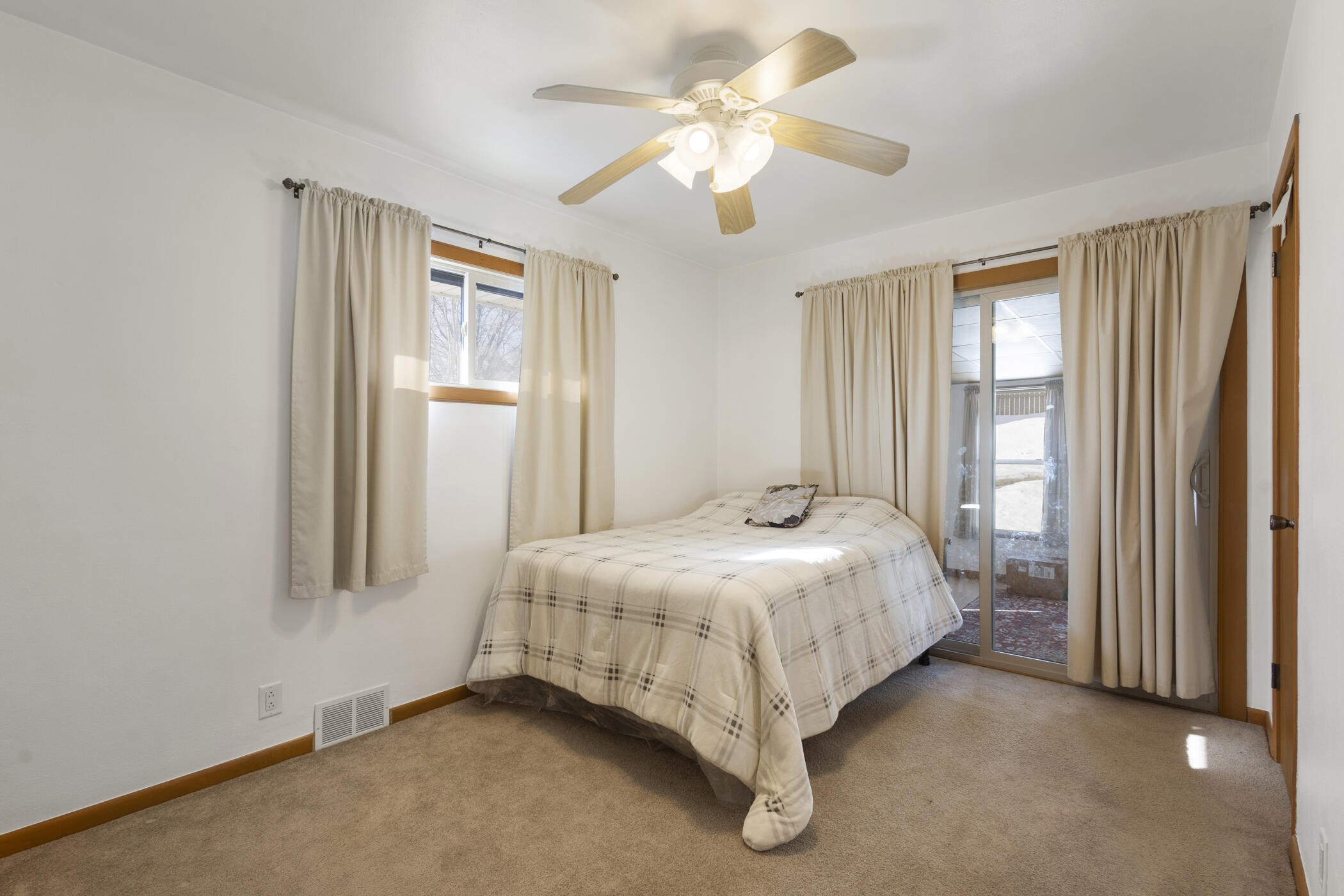 5837 North 71st Street Milwaukee, WI 53218 - Photo 8 of 22 img_0269