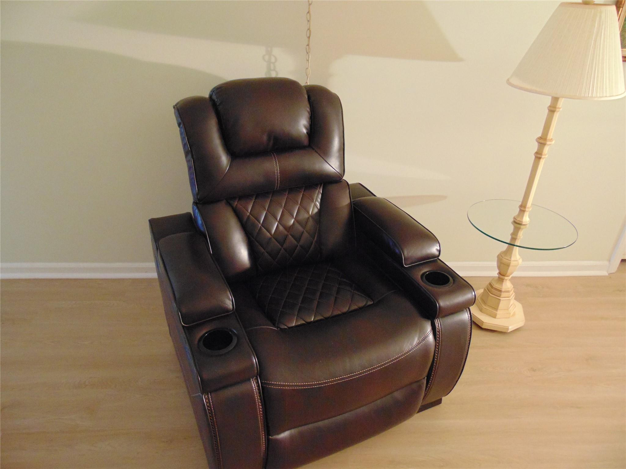 9788 Marina Boulevard, Unit 313 Boca Raton, FL 33428 - Photo 32 of 65 FURNISHED LARGE RECLINING CHAIR