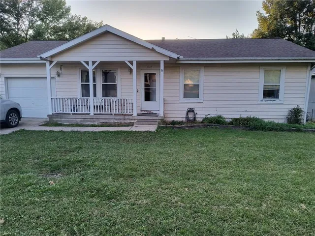 $215,000 | 1105 North Doniphan Street, Lawson, MO 64062