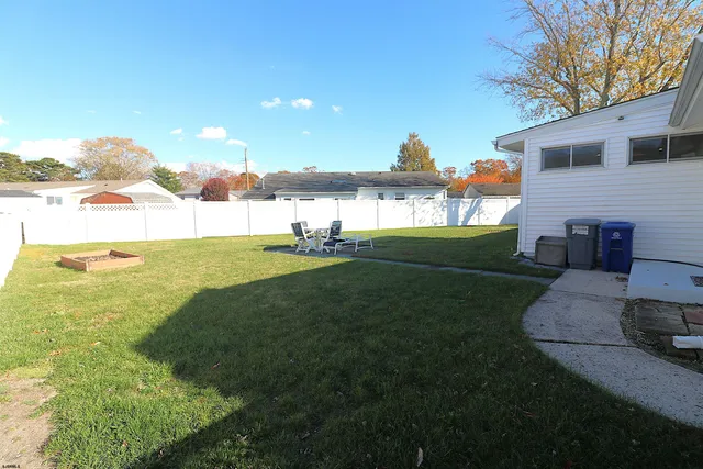 a view of building with outdoor space