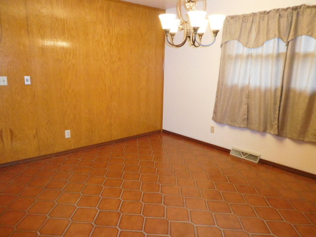 1614 Sharon Road Streator, IL 61364 - Photo 9 of 27
