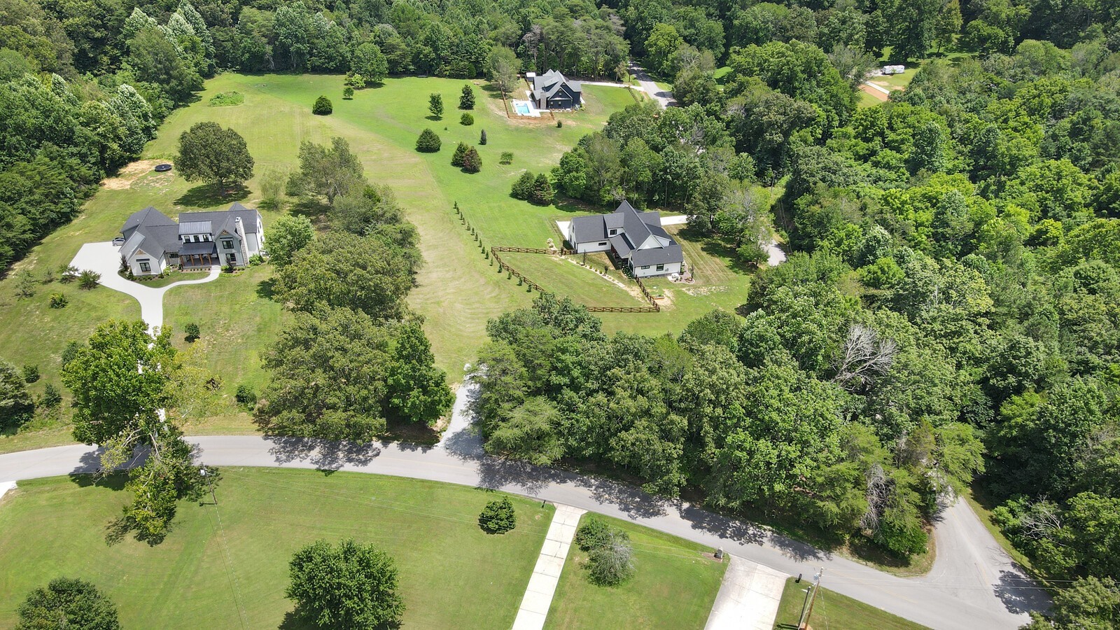 1995 Spencer Mill Road Burns, TN 37029 - Photo 2 of 8