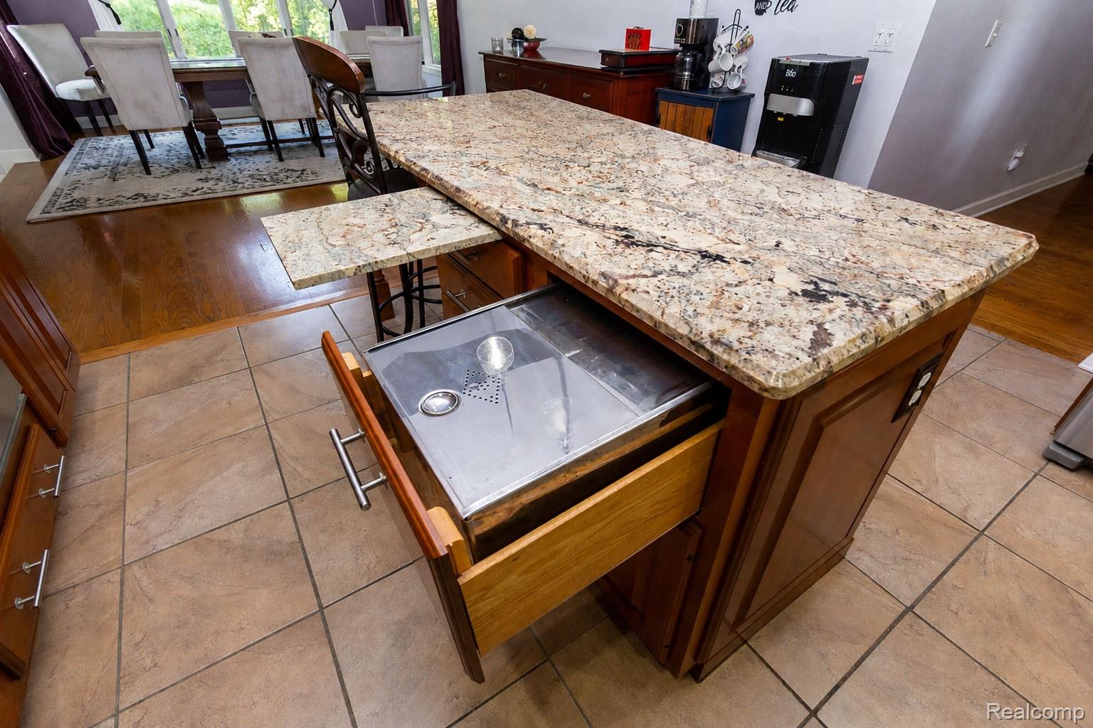 50900 Proctor Road Canton, MI 48188 - Photo 17 of 74 int 13.jpg