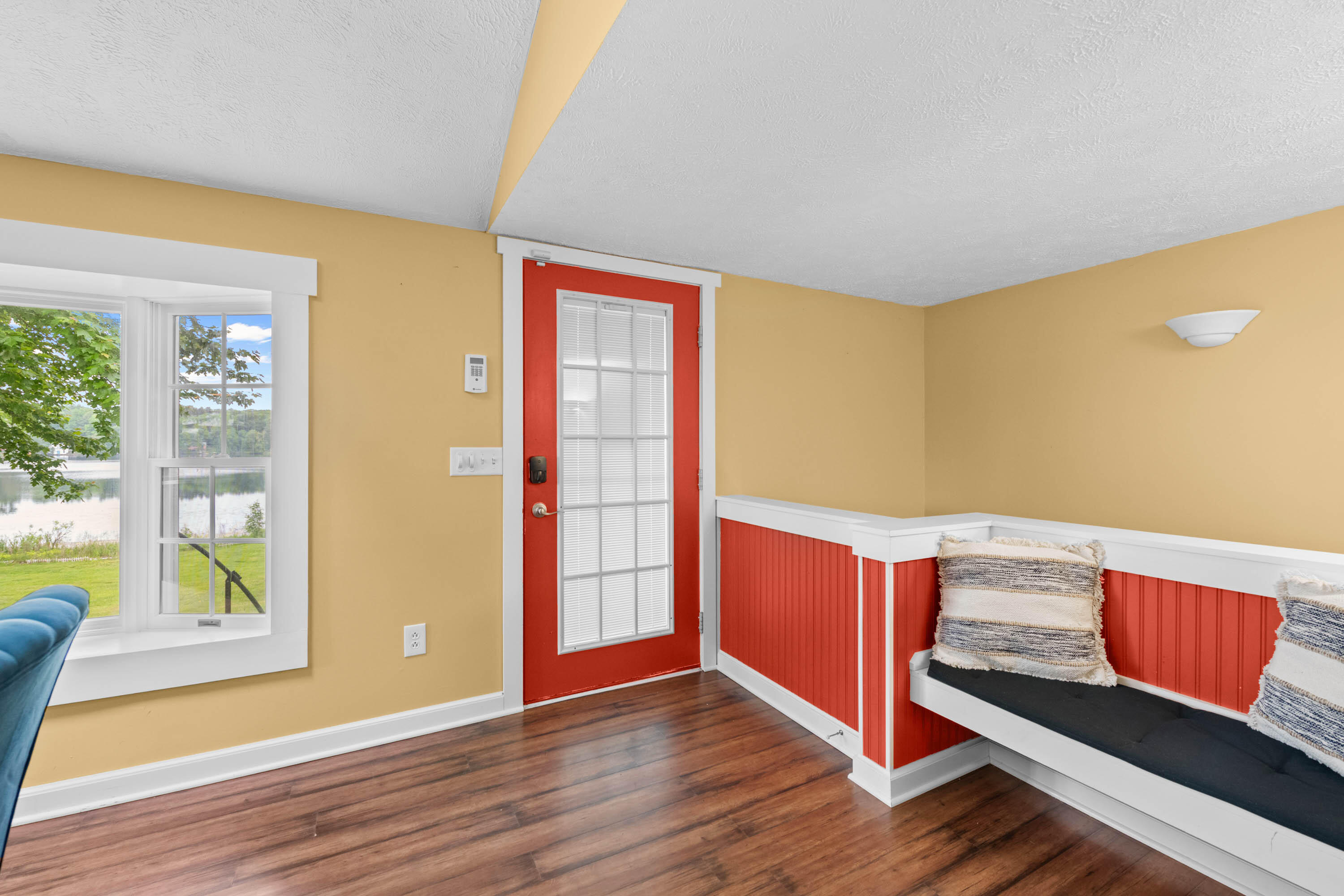 998 Lewiston Road West Gardiner, ME 04345 - Photo 8 of 41 entry way
