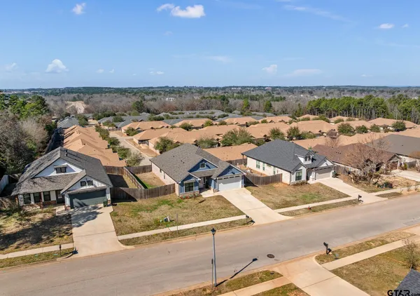 $349,000 | 8435 Lakeway Drive, Tyler, TX 75703