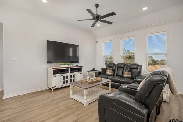 $349,000 | 8435 Lakeway Drive, Tyler, TX 75703