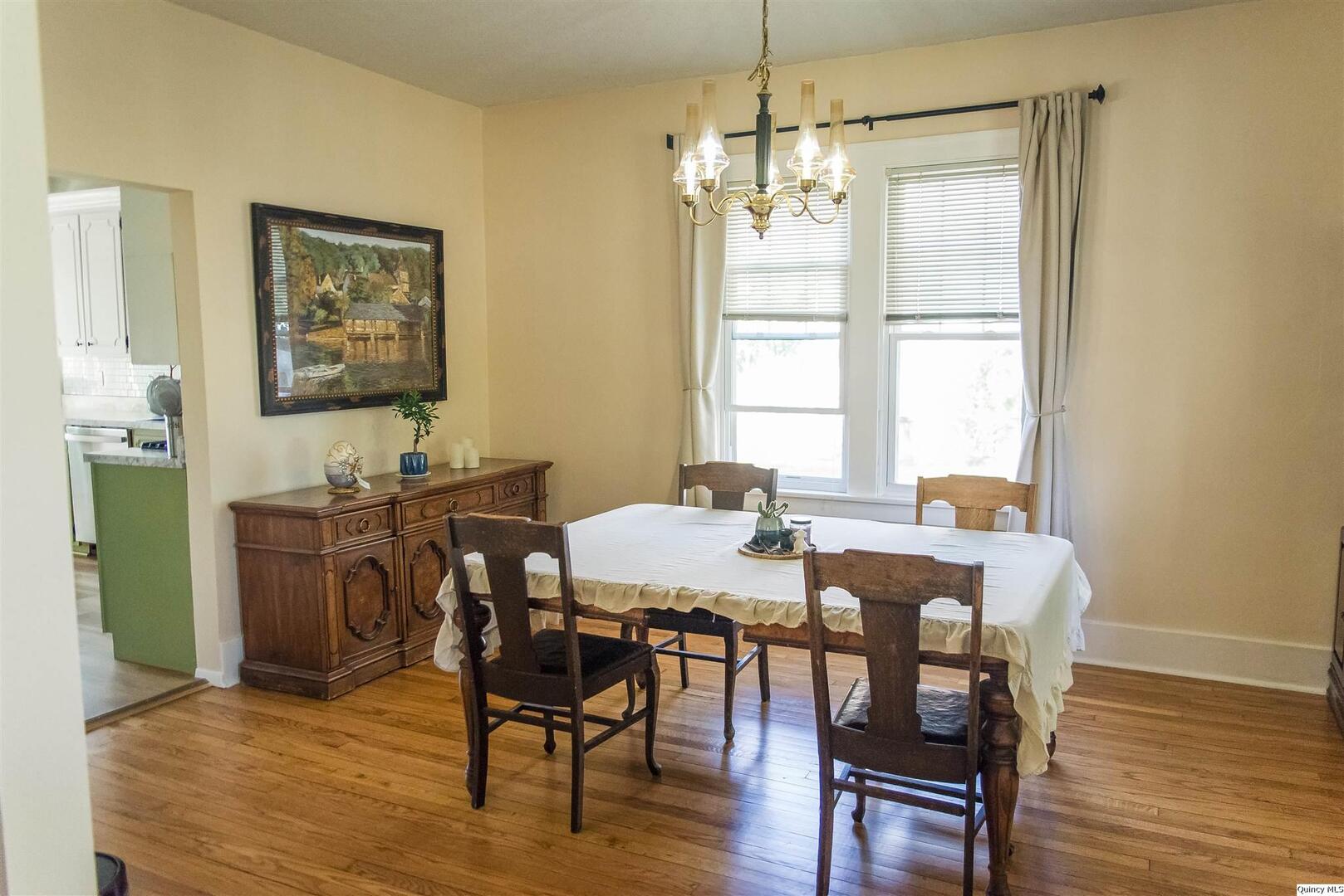 2526 Chestnut Street Quincy, IL 62301 - Photo 4 of 19 Gallery Image 4
