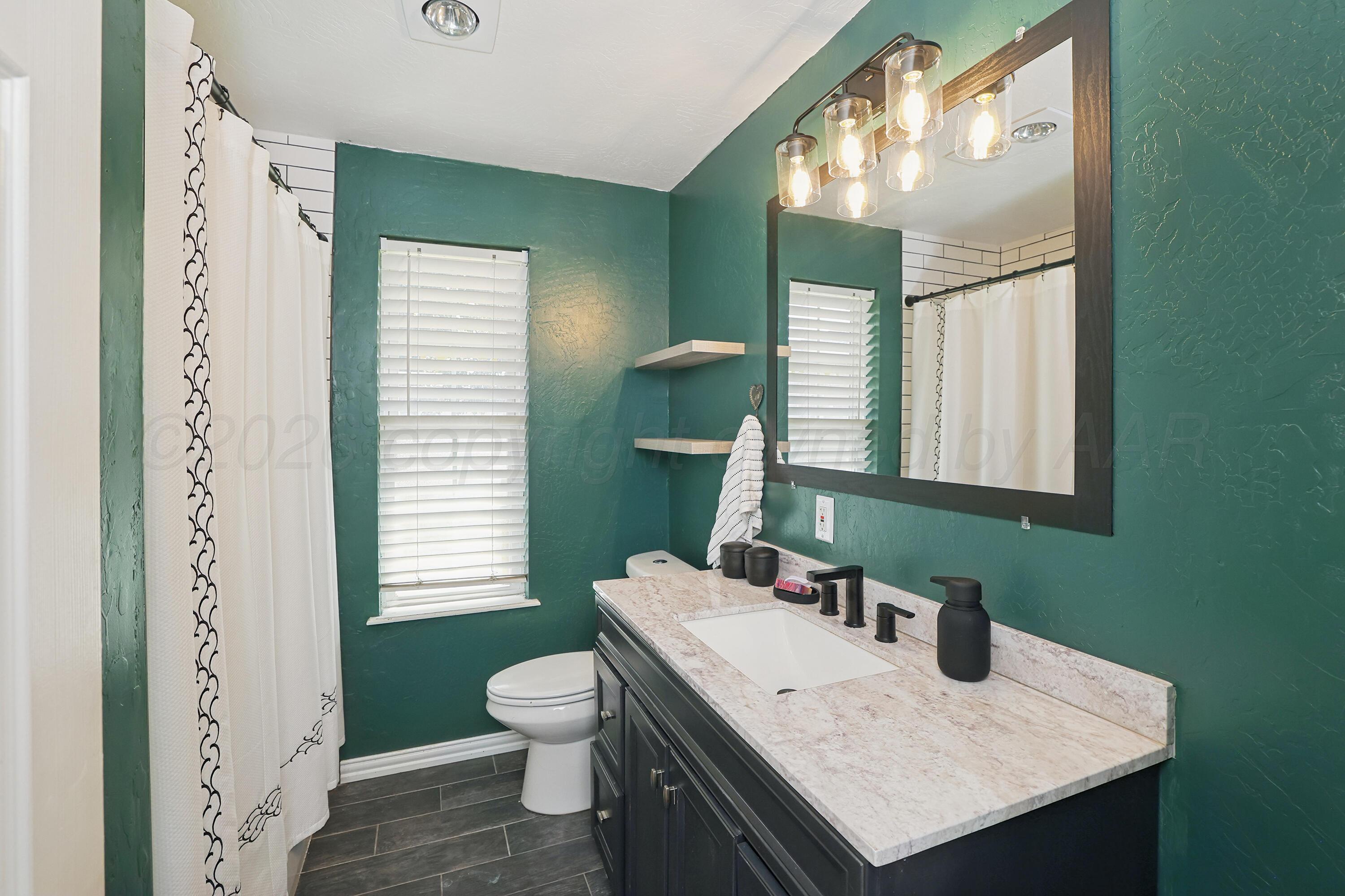 5210 Susan Drive Amarillo, TX 79110 - Photo 17 of 25 18-Bathroom