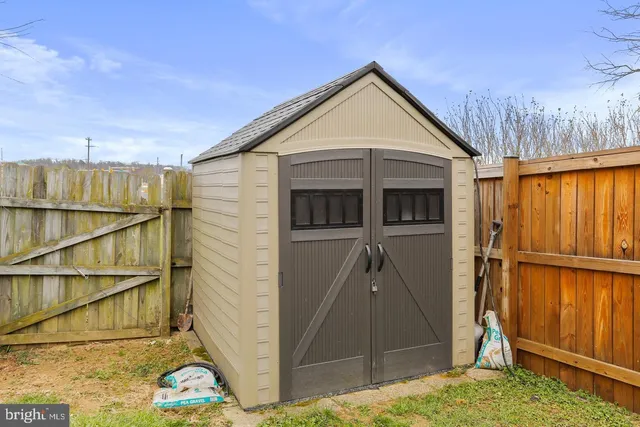 $1,845 | 302 Freeton Court, Stephens City, VA 22655