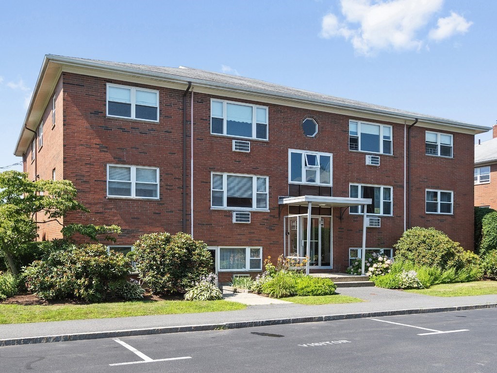 20 Whitman Road, Unit B1 Waltham, MA 02453 - Photo 2 of 33 Gallery Image 2