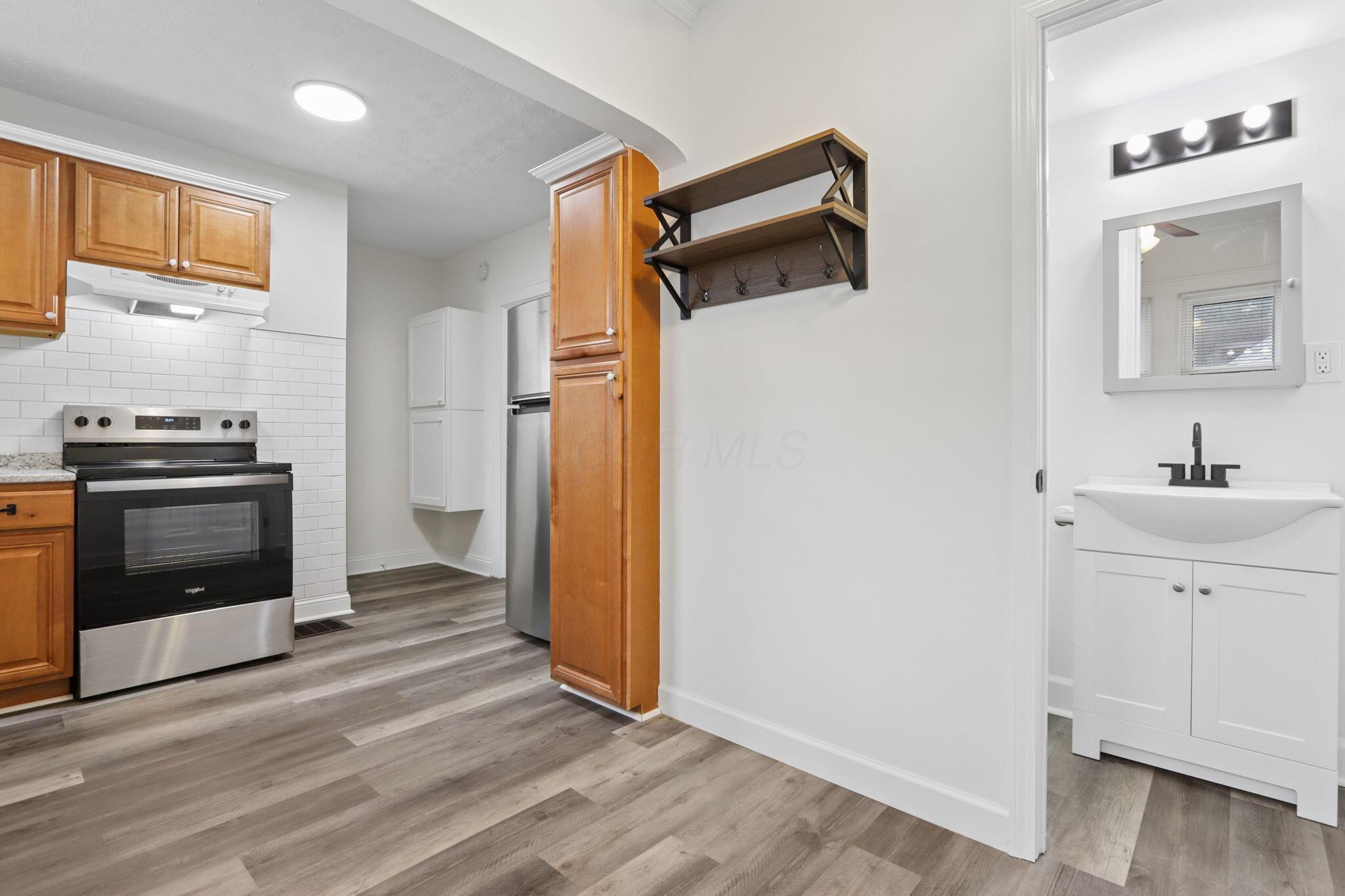 1470 East Weber Road Columbus, OH 43211 - Photo 13 of 36 KITCHEN