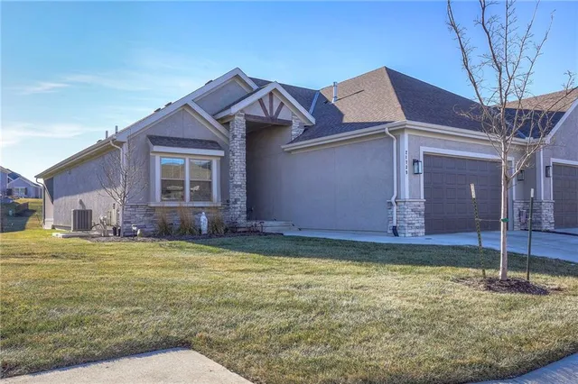 $575,000 | 21739 West 116th Terrace, Olathe, KS 66061