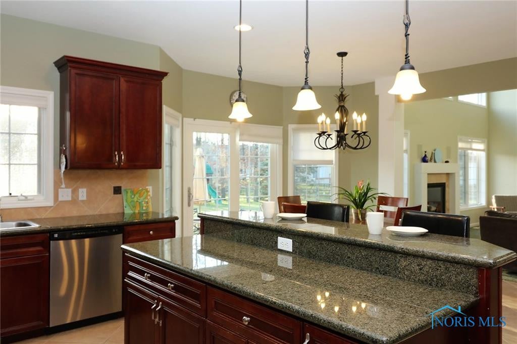 2557 Spruce Loop Road Sylvania, OH 43560 - Photo 12 of 35 Gallery Image 12