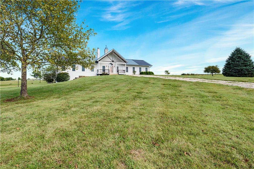 20660 Mission Road Stilwell, KS 66085 - Photo 12 of 67 Gallery Image 12