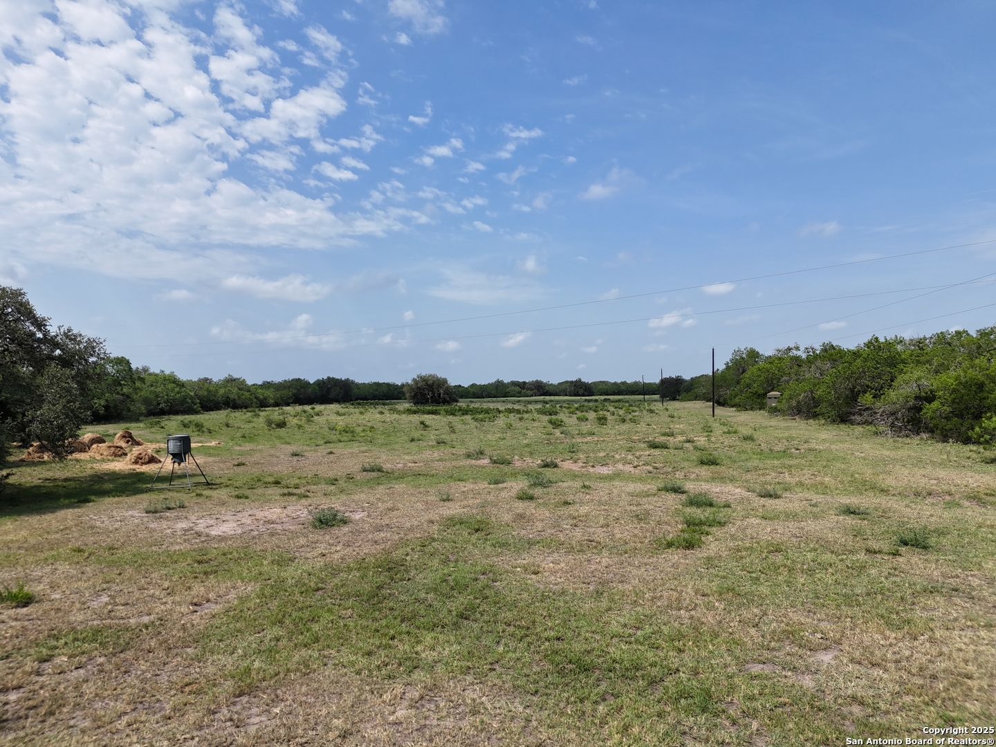 4552 Mineral Cemetery Road Beeville, TX 78102 - Photo 35 of 40 a view of outdoor space and yard