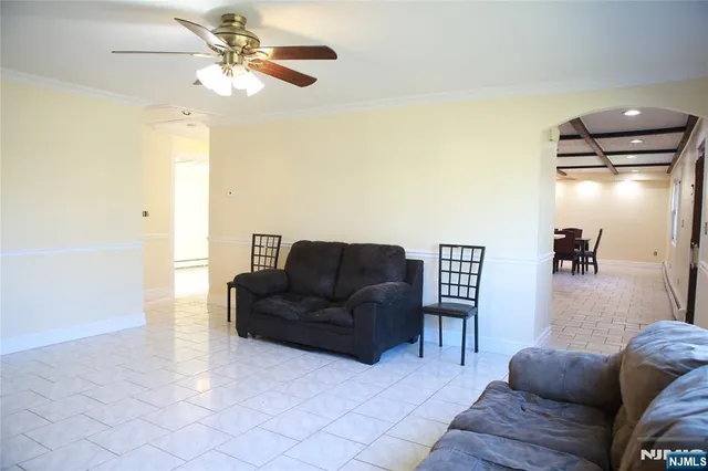 $3,200 | 2 Harvey Avenue, Unit A, Rochelle Park, NJ 07662