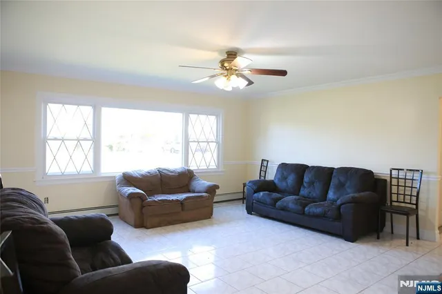 $3,200 | 2 Harvey Avenue, Unit A, Rochelle Park, NJ 07662