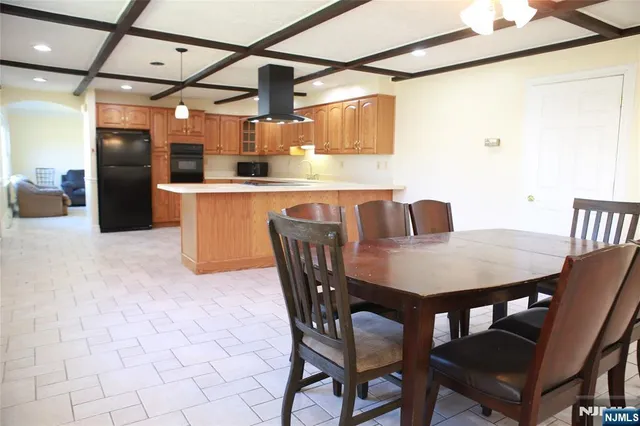 $3,200 | 2 Harvey Avenue, Unit A, Rochelle Park, NJ 07662