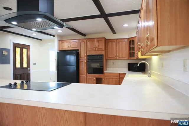 $3,200 | 2 Harvey Avenue, Unit A, Rochelle Park, NJ 07662