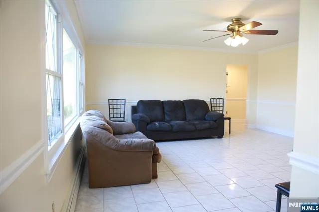 $3,200 | 2 Harvey Avenue, Unit A, Rochelle Park, NJ 07662