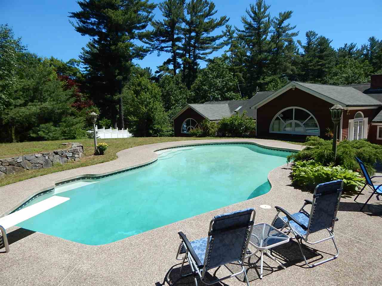 29 Sharon Road Windham, NH 03087 - Photo 1 of 34