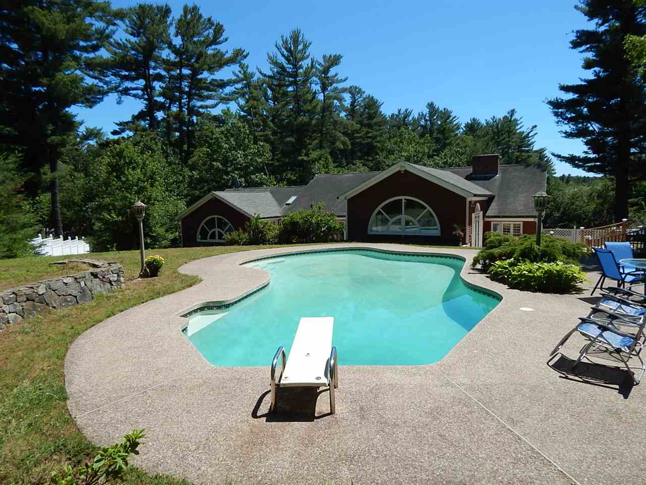 29 Sharon Road Windham, NH 03087 - Photo 2 of 34