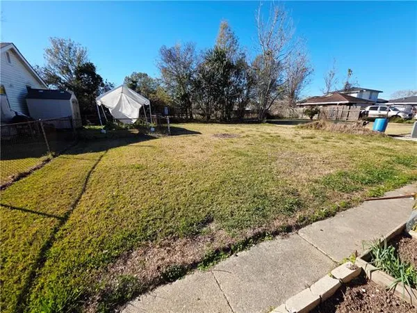 $1,000 | 1227 Flanders Street, New Orleans, LA 70114