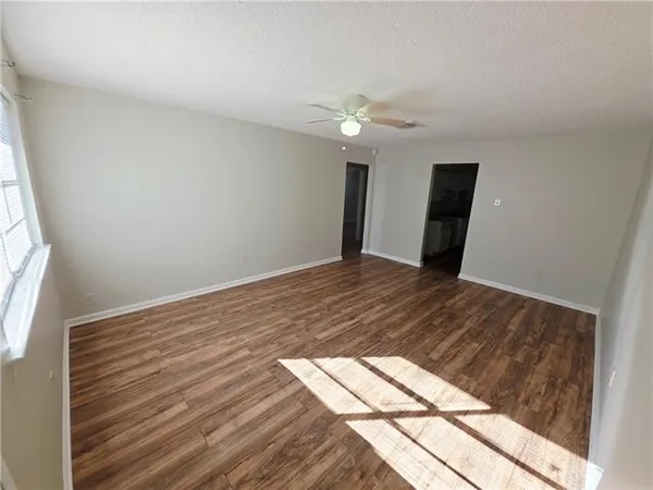 $1,000 | 1227 Flanders Street, New Orleans, LA 70114