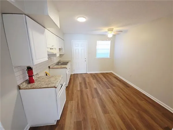 $1,000 | 1227 Flanders Street, New Orleans, LA 70114