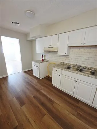 $1,000 | 1227 Flanders Street, New Orleans, LA 70114