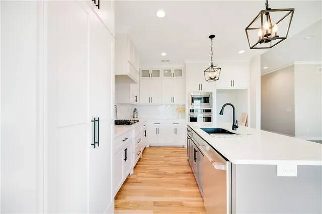 $532,900 | 1512 Country Club Drive, Pleasant Hill, MO 64080