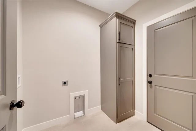 $532,900 | 1512 Country Club Drive, Pleasant Hill, MO 64080