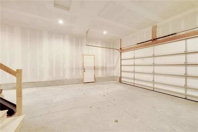 $532,900 | 1512 Country Club Drive, Pleasant Hill, MO 64080