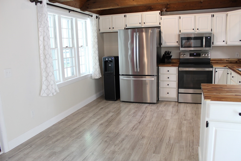 18 Peter Road Plymouth, MA 02360 - Photo 3 of 28 Gallery Image 3