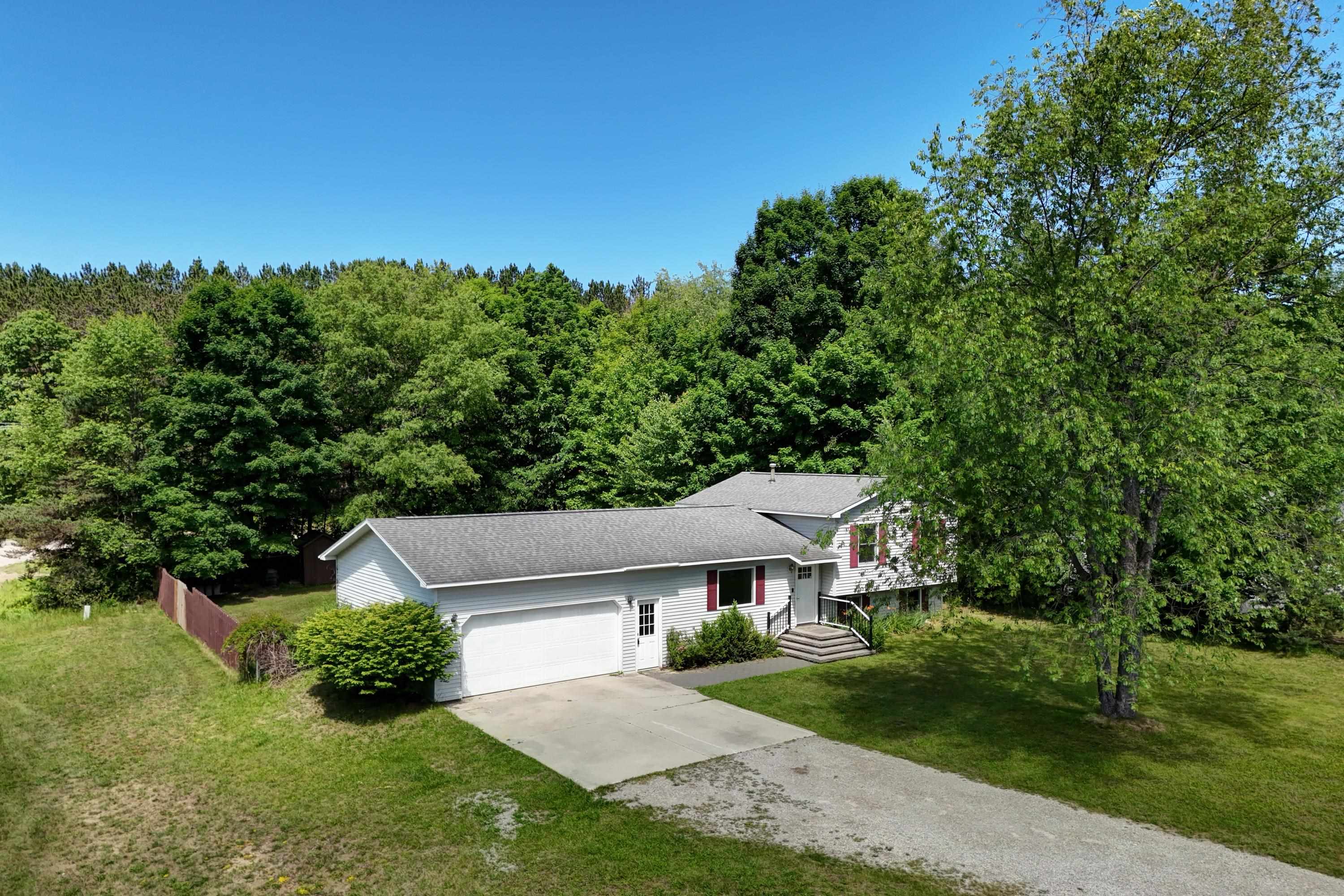 2575 Reily Court Traverse City, MI 49685 - Photo 31 of 37