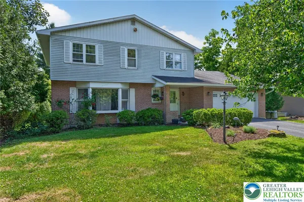 $485,000 | 1466 Willowbrook Drive, Bethlehem, PA 18015