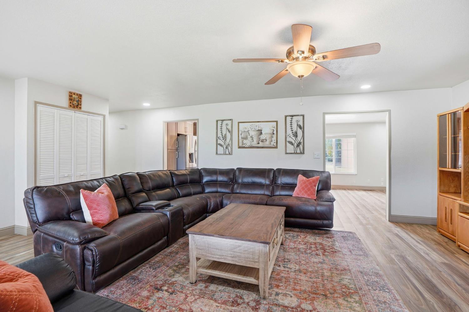 11378 Mountain View Road Tracy, CA 95376 - Photo 9 of 61 Gallery Image 9