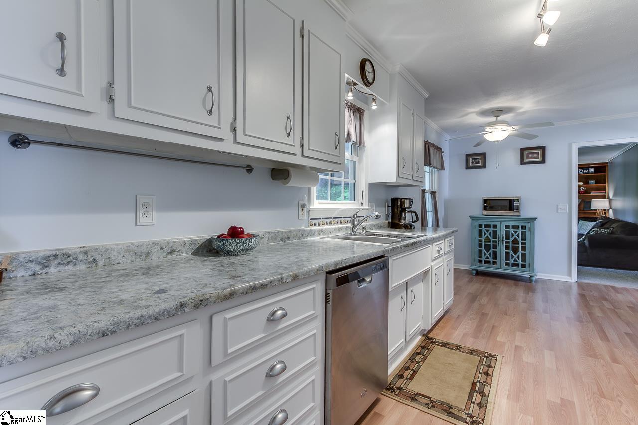 307 Longview Terrace Easley, SC 29642 - Photo 14 of 35 Gallery Image 14