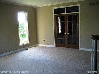 1383 Pebble Ridge Drive Rochester, MI 48307 - Photo 4 of 18 Living room