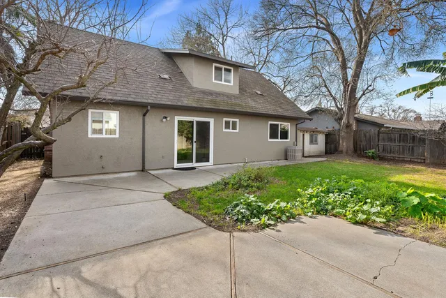 a front view of house with yard