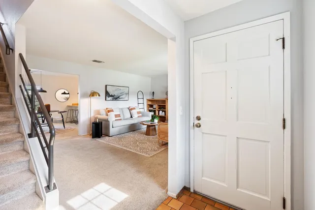 a view of a livingroom with the furniture