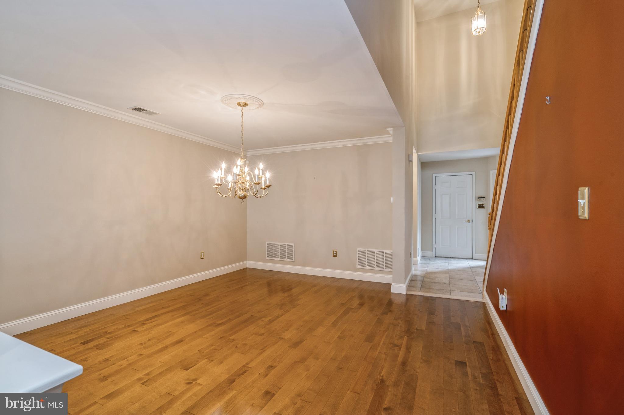 273 Colt Street Pennington, NJ 08534 - Photo 5 of 47