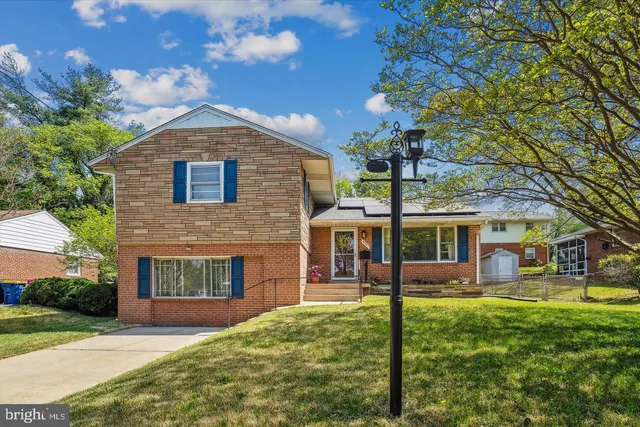 $1,100 | 5907 85th Place, New Carrollton, MD 20784