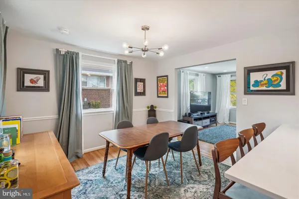 a view of a livingroom and dining room