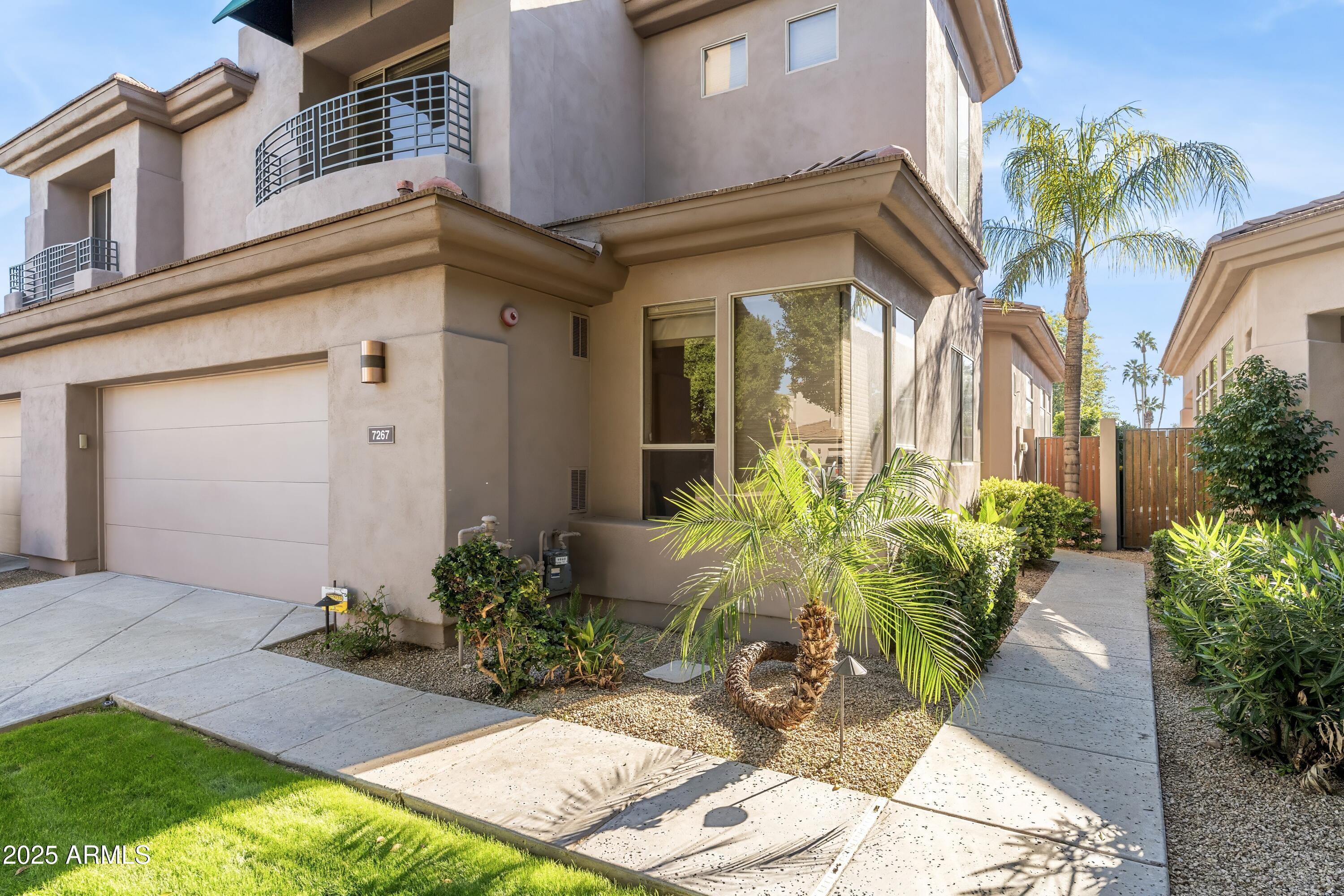 7267 East Vaquero Drive Scottsdale, AZ 85253 - Photo 3 of 37 front view of a house