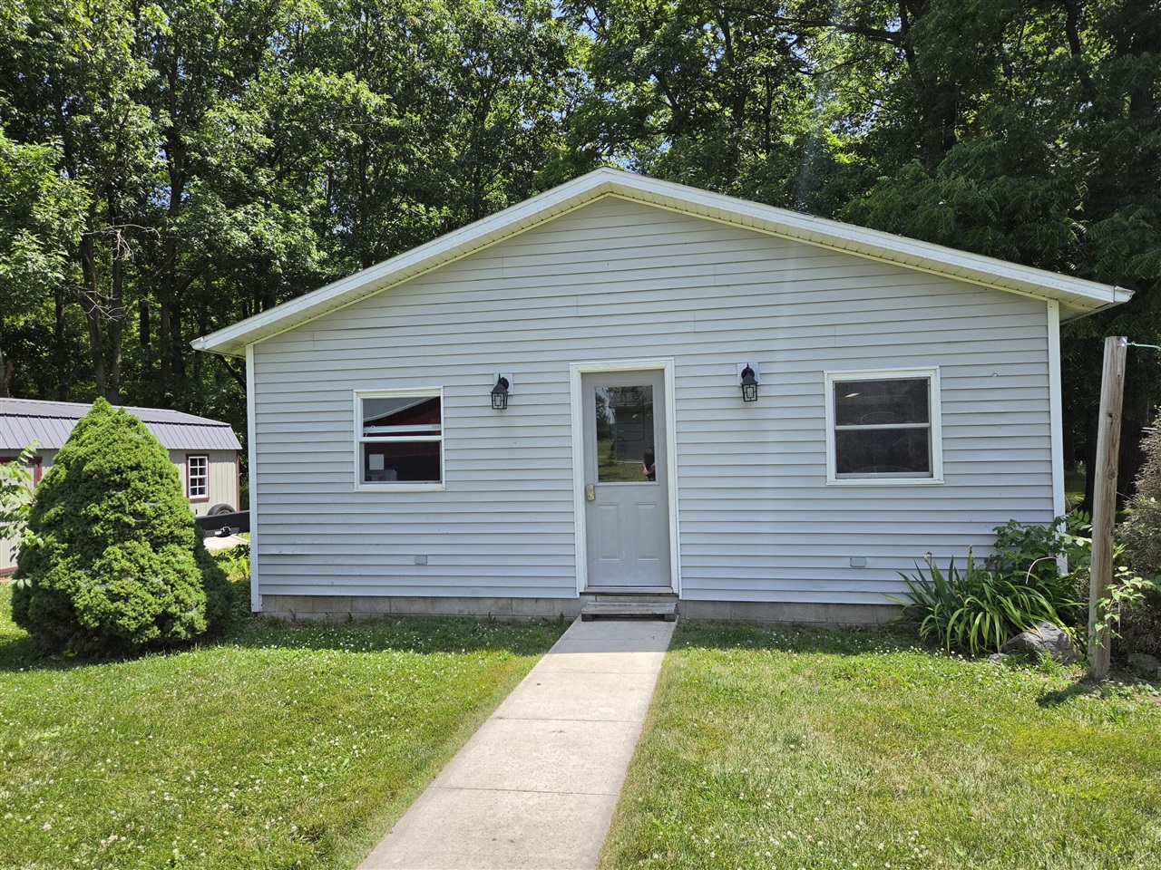 14667 Tripp Road Camden, MI 49232 - Photo 5 of 27