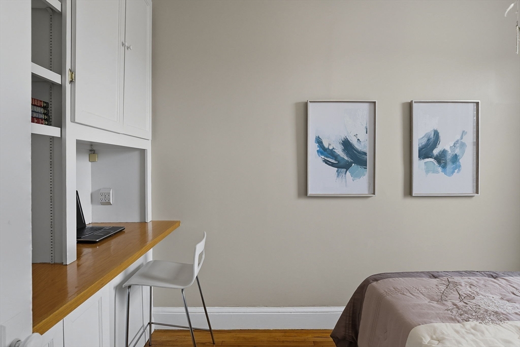 61 Thatcher Street, Unit 6 Brookline, MA 02446 - Photo 19 of 24