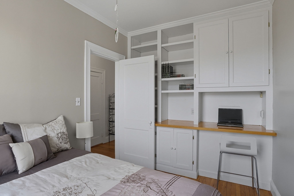 61 Thatcher Street, Unit 6 Brookline, MA 02446 - Photo 20 of 24