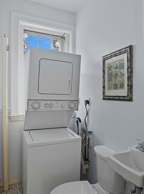 61 Thatcher Street, Unit 6 Brookline, MA 02446 - Photo 21 of 24