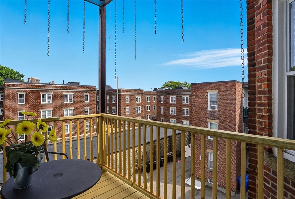 61 Thatcher Street, Unit 6 Brookline, MA 02446 - Photo 22 of 24